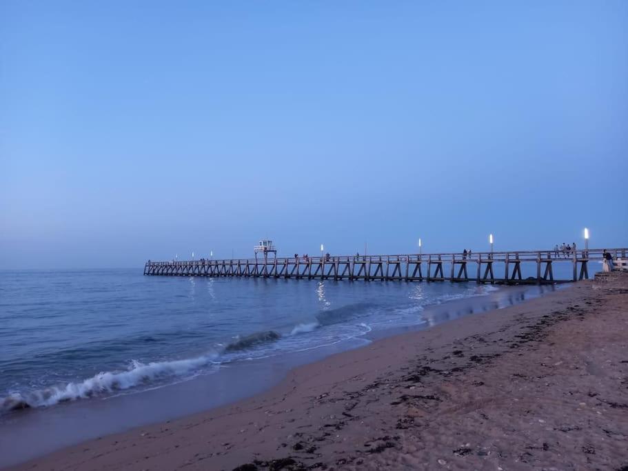 Gite De La Baleine Luc-sur-Mer Exteriör bild